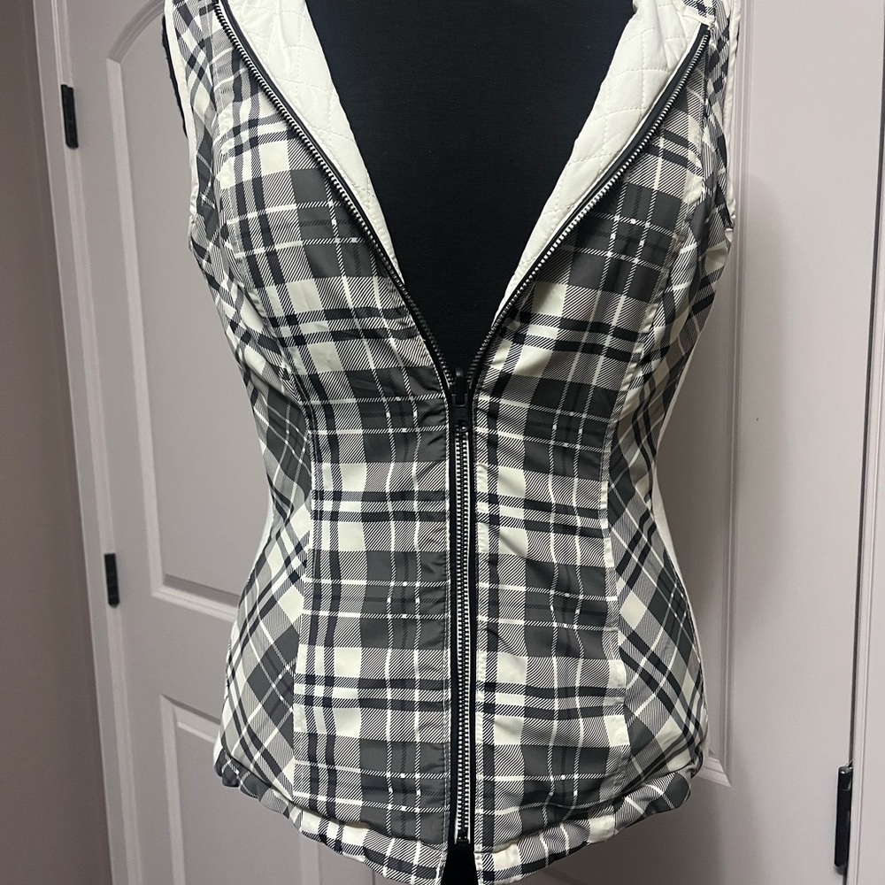 NWOT Reversible Black & Pearl White Vest